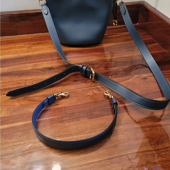 Coach Dakota bucket bag - Picture 2 of 5